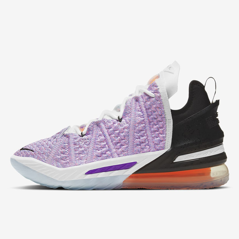 SEPATU BASKET NIKE Lebron 18