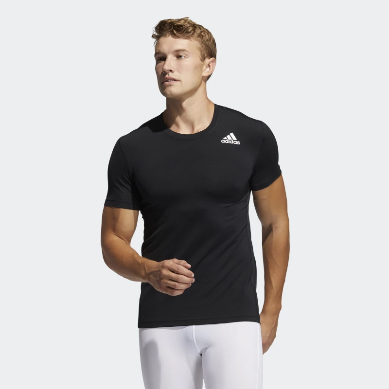 BAJU TRAINING ADIDAS TECHFIT COMPRESSION SHORT SLEEVE TEE